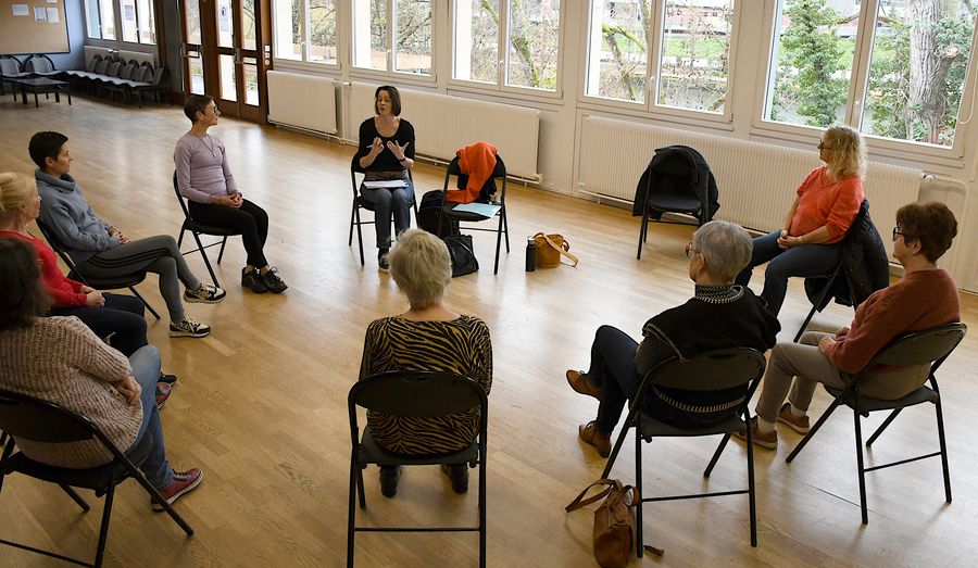 Sophrologie sur chaise
